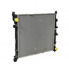 Radiateur avec raccord. refroidissement de l'huile de boîte 
