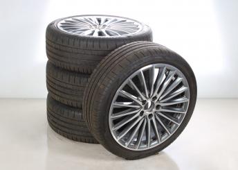 Lot de roues complètes AMG 19 pouces aluminium PIRELLI Class 