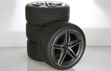 Pack de roues complètes  d'été en alliage 19 pouces avec pneus Michelin pour Classe C 205, Mercedes-AMG d'origine
