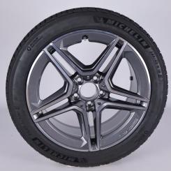 Wheel Package d'hiver alliage 18 pouces avec pneus Michelin pour Classe C 205, Mercedes-AMG d'origine