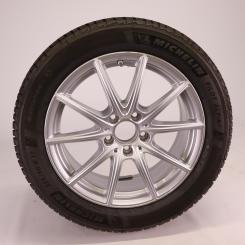 Wheel Package d'hiver alliage 17 pouces avec pneus Michelin pour Classe C 206, Mercedes-Benz d'origine