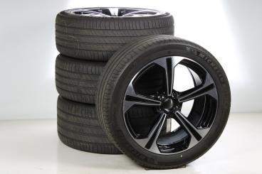 Pack de roues complètes  d'été en alliage 19 pouces avec pneus Michelin pour Classe E 214, Mercedes-Benz d'origine
