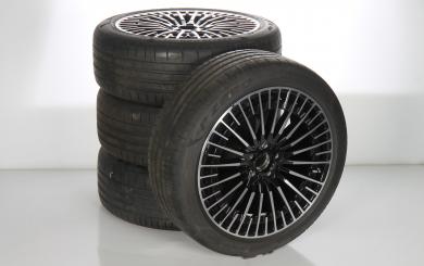 Pack de roues complètes d'été alliage 20 pouces avec pneus Pirelli pour EQA H243, Mercedes-AMG d'origine