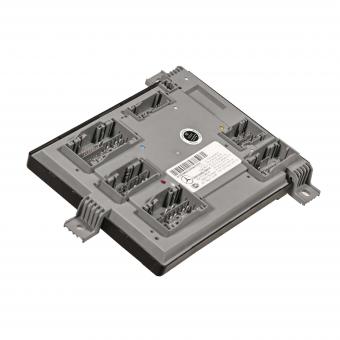 Calculateur module de saisie des signaux et de commande